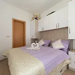 Apartman David I Rino Brela