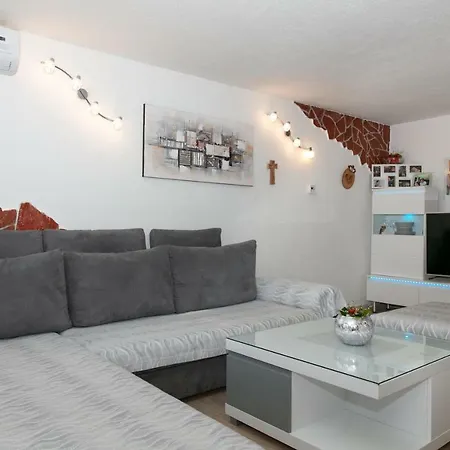 David I Rino Apartman